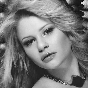 Emilie De Ravin (@Lost) profile picture