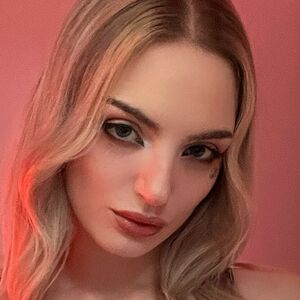 Lunallira (@charllotte.jones) profile picture