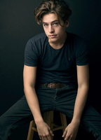 Cole Sprouse (@cole-sprouse) profile picture