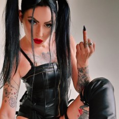 Dominatrix_Nika (@dominatrix_nika) profile picture