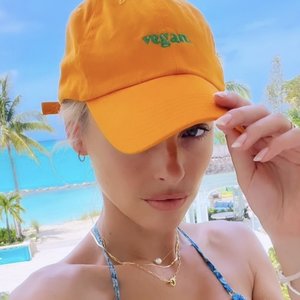 Elizabeth Turner (@elizabeth-turner) profile picture