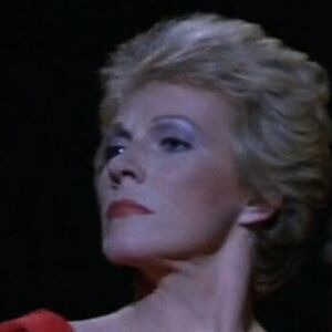 Julie Andrews (@jnj.andrews) profile picture