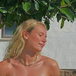 Klara Skriver Loessl (@klara-skriver-loessl) profile picture