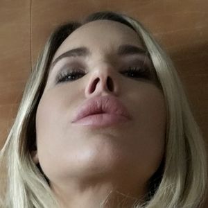 Olivia Austin (@olivia-austin) profile picture