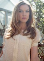 Sara Canning (@sara-canning) profile picture