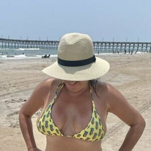 Travel_n_bikini_lover (@travel_n_bikini_lover) profile picture