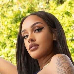 Zoeyxsinn (@zoeyxsinn) profile picture